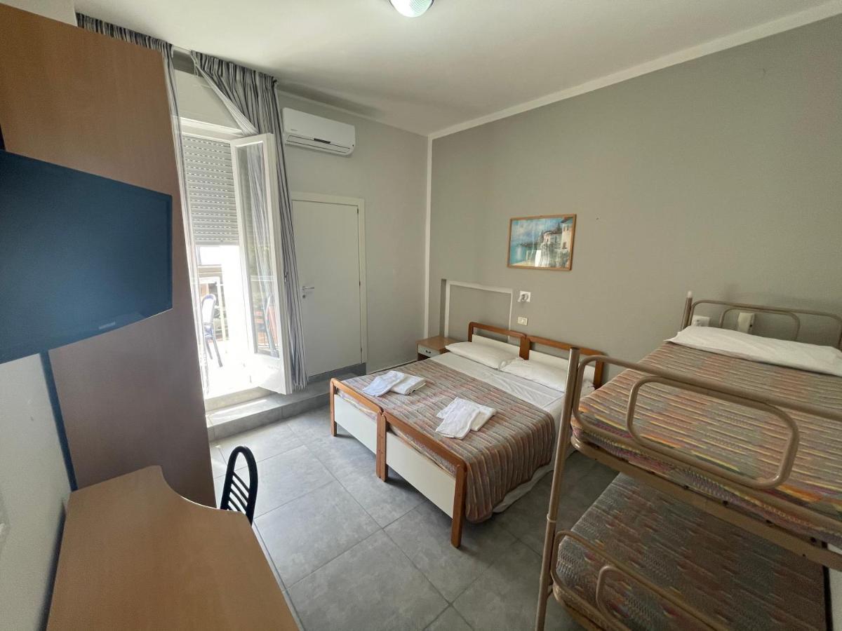 Hotel Piccari Nuova Gestione Rimini Luaran gambar