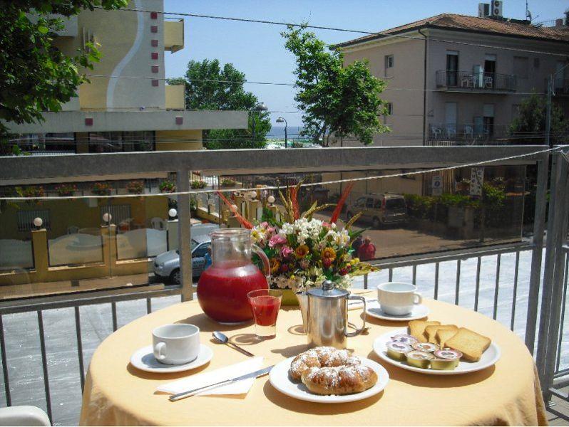 Hotel Piccari Nuova Gestione Rimini Luaran gambar